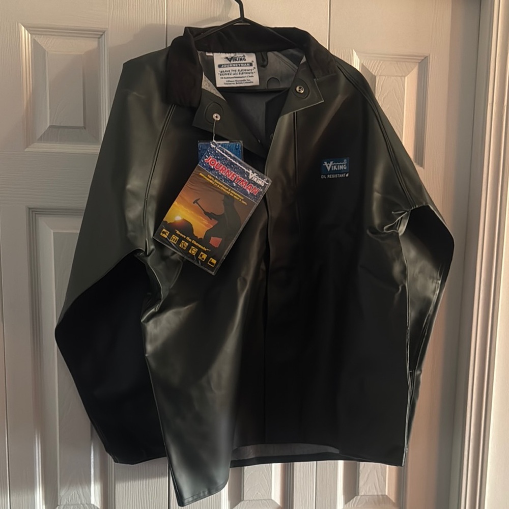 Men's Waterproof Jacket Size L❤️